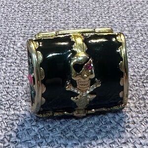 Betsey Johnson Pirate Chest skull and crossbones opening ring